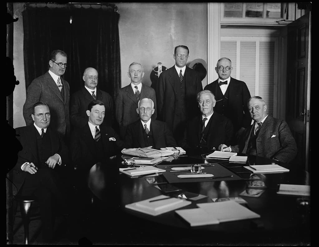 New York Mayor Jimmy Walker, seated second from left, conferring with federal officials in Washington; Harris & Ewing photograph from the Library of Congress